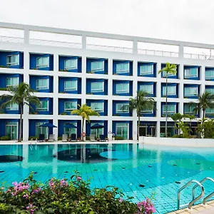 **** Hotel Republic Of Yacht Club Singapore